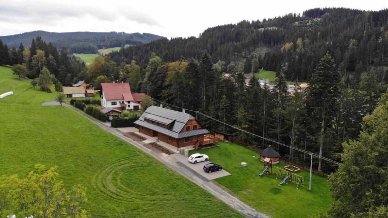 Ferienwohnung U Justina Na Brehu Velké Karlovice Exterior foto